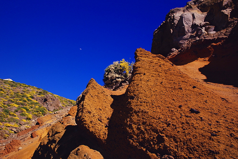 Barren 'moonscape' landscape near Roque de los Muchachos, Parque Nacional de la Caldera de Taburiente, La Palma, Canary Islands, Spain, Europe