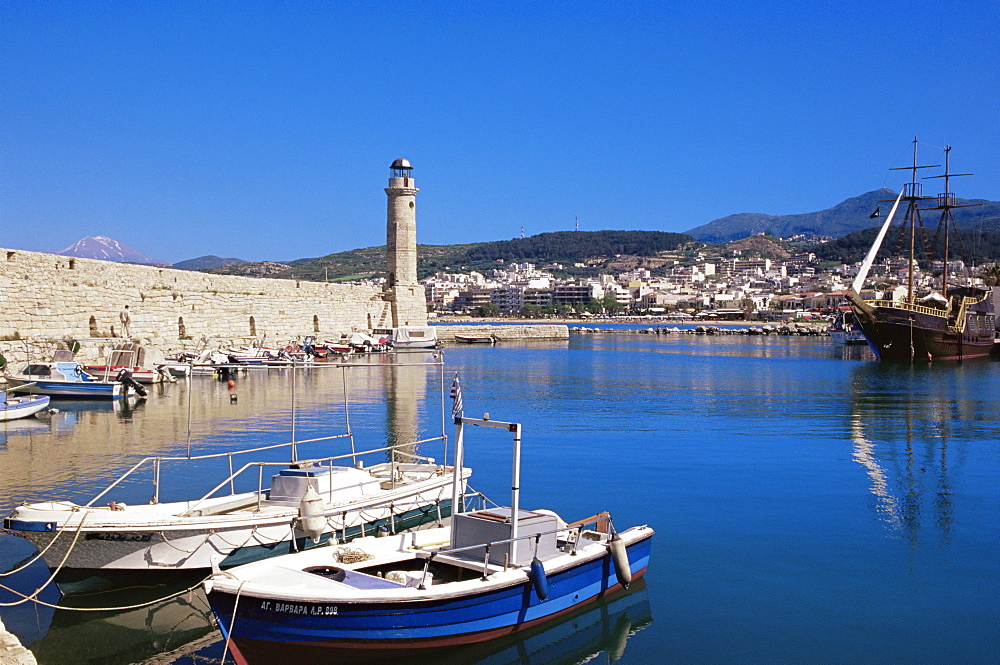 The old Venetian harbour, Rethymno, island of Crete, Greek Islands, Greece, Europe