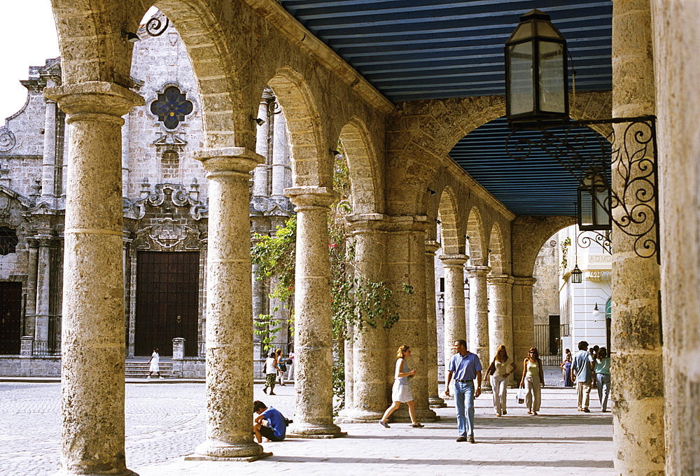 Plaza del Catedral, Old Havana, Cuba, West Indies, Central America