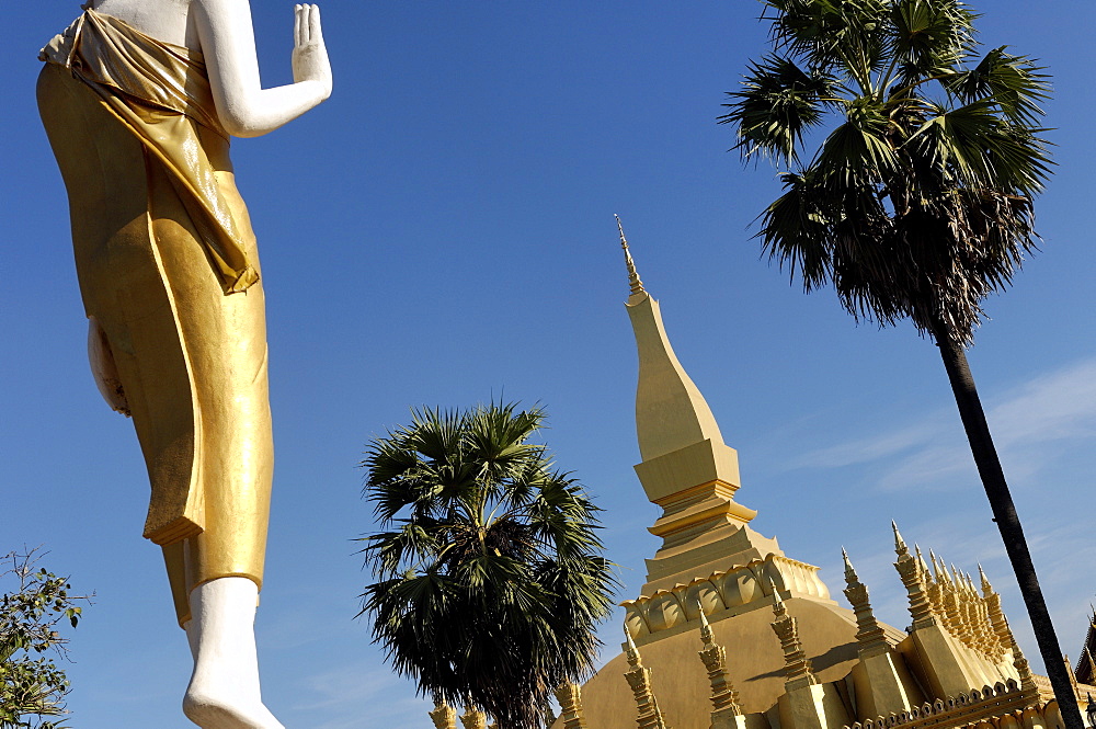 That Luang Stupa, built in 1566 by King Setthathirat, Vientiane, Laos, Indochina, Southeast Asia, Asia