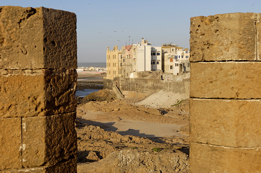 Skala of the Kasbah, a crenellated bastion 300 metres in length, built on the cliffs to protect the city on its seaward side, Essaouira, historic city of Mogador, Morocco, North Africa, Africa