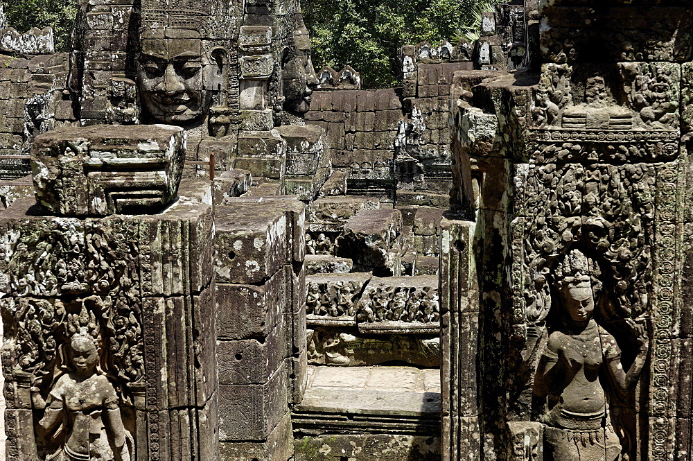 Ta Prohm temple dating from the mid 12th to early 13th centuries, Angkor, UNESCO World Heritage Site, Siem Reap, Cambodia, Indochina, Southeast Asia, Asia