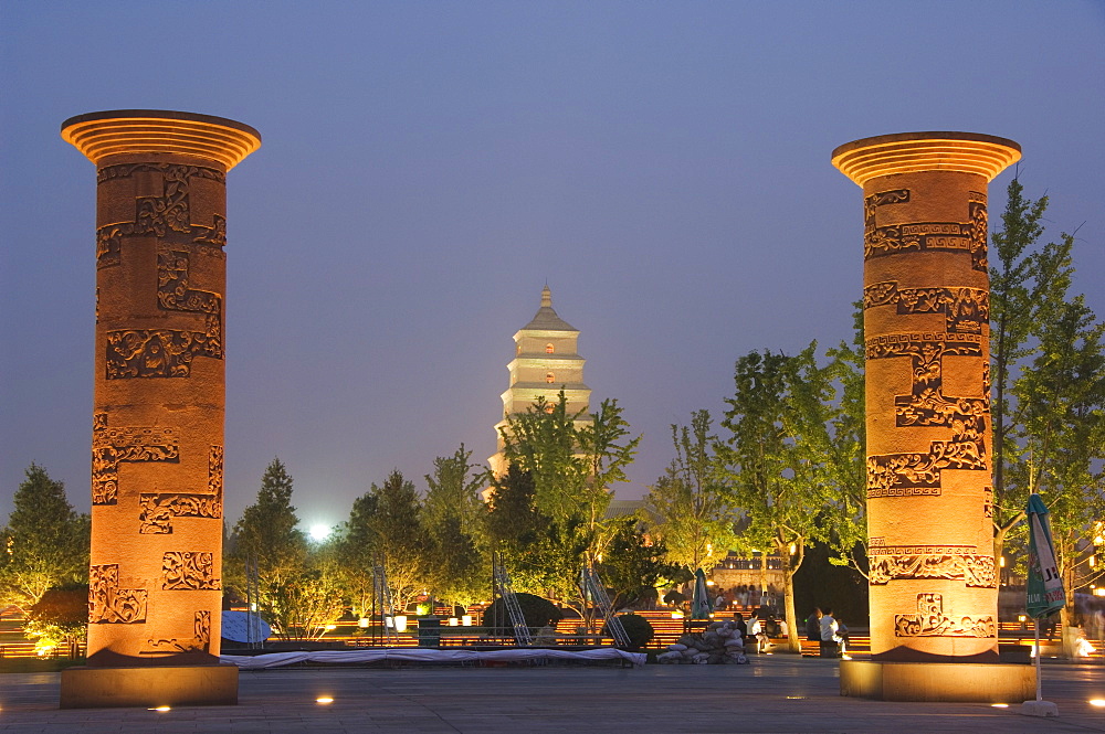 Big Goose Pagoda Park, Tang Dynasty built in 652 by Emperor Gaozong, Xian City, Shaanxi Province, China, Asia