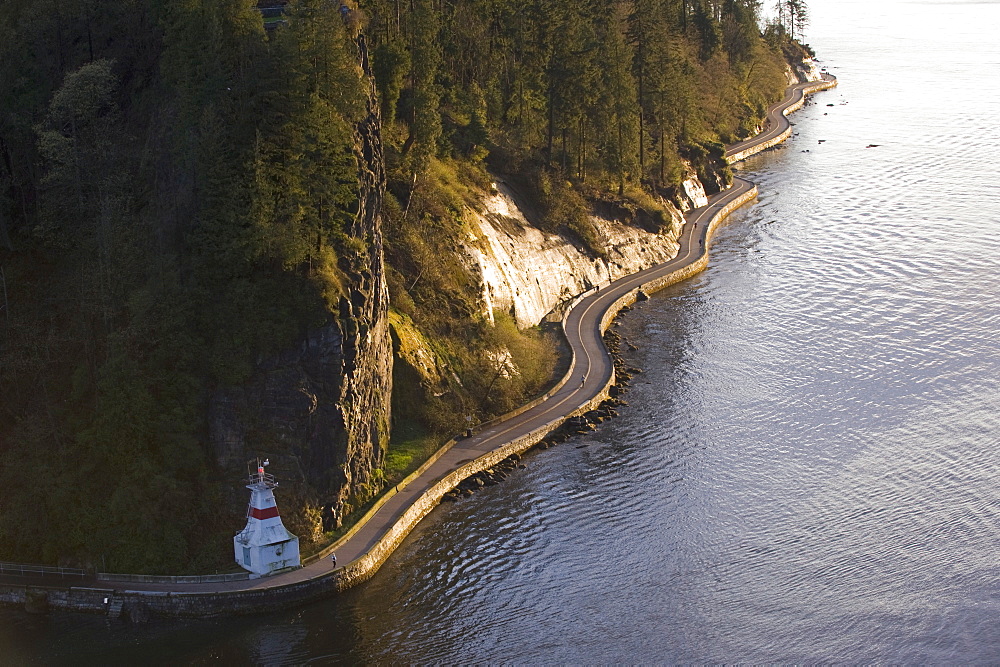 Light beacon on the seawall promenade in Stanley Park, Burrard Inlet, Vancouver, British Columbia, Canada, North America