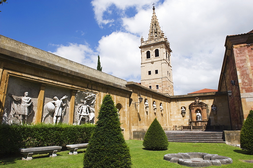 San Salvador Cathedral, on Plaza de Alfonso el Casto, Oviedo, Asturias, Spain, Europe