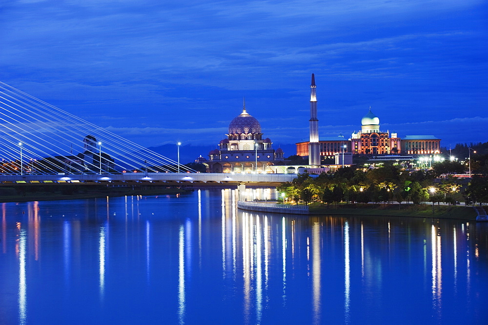 Putra Mosque, Putrajaya, Malaysia, Southeast Asia, Asia