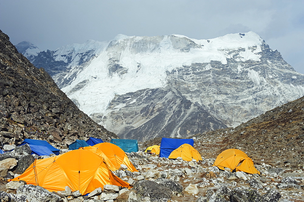 Tents at Island Peak Base Camp, Solu Khumbu Everest Region, Sagarmatha National Park, Himalayas, Nepal, Asia