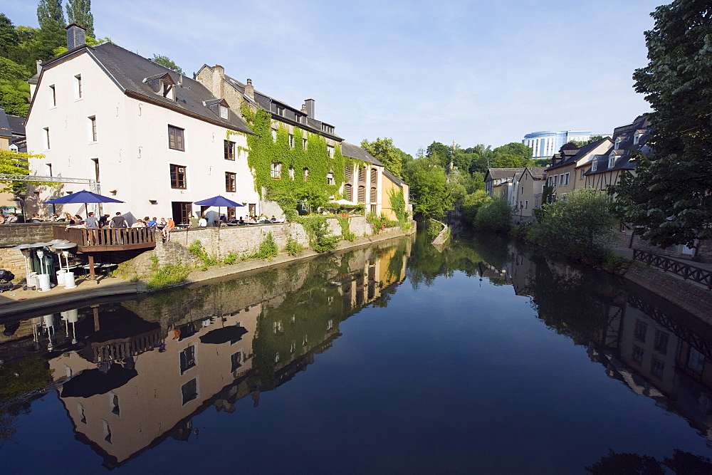 Town houses reflected in canal, Old Town, Grund district, UNESCO World Heritage Site, Luxembourg City, Grand Duchy of Luxembourg, Europe