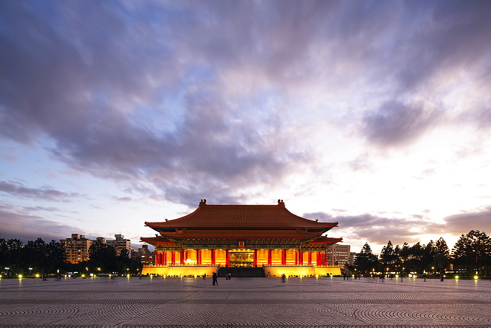 Performing Arts Theater, Chiang Kaishek Memorial Grounds, Taipei, Taiwan, Asia