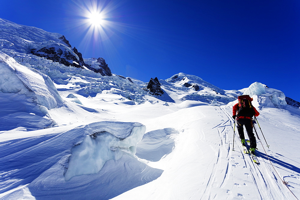 Ski tourer on Mont Blanc, Chamonix, Rhone Alpes, Haute Savoie, French Alps, France, Europe