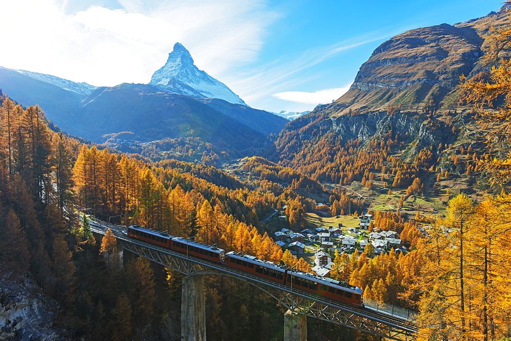 The Matterhorn, 4478m, Findelbach bridge and the Glacier Express Gornergrat, Zermatt, Valais, Swiss Alps, Switzerland, Europe