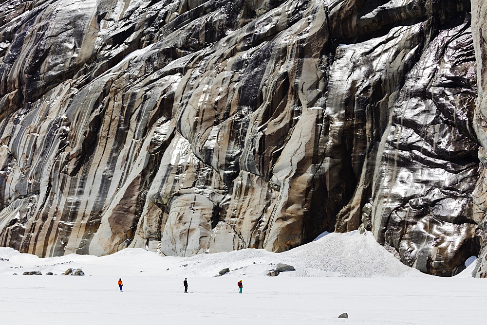 Vallee Blanche off piste ski tour, Chamonix, Rhone Alpes, Haute Savoie, French Alps, France, Europe