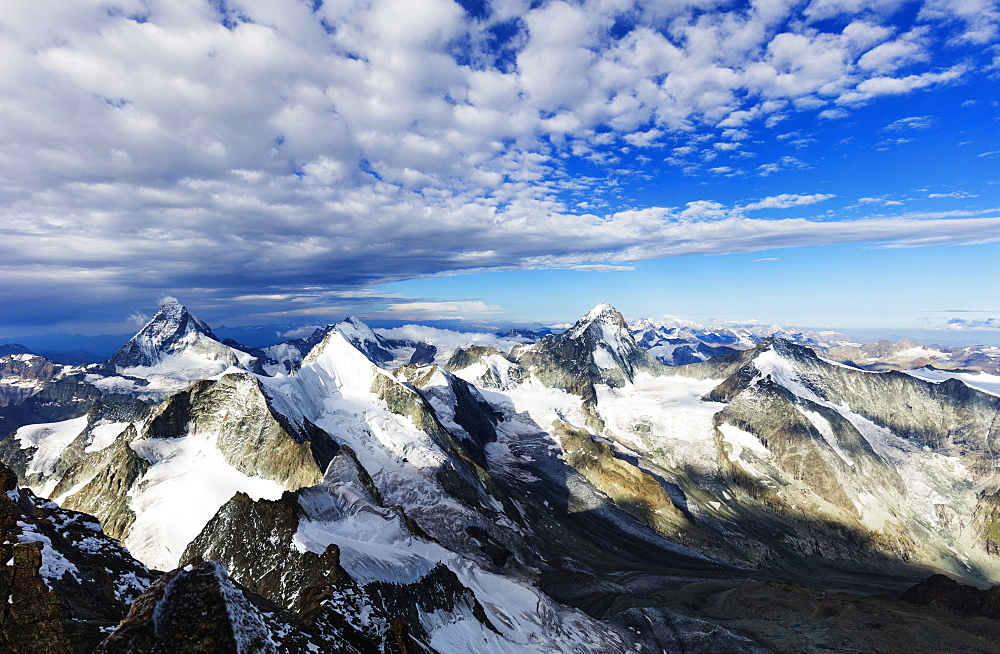 View of the Matterhorn from Zinalrothorn, 4221m, Zermatt, Valais, Swiss Alps, Switzerland, Europe