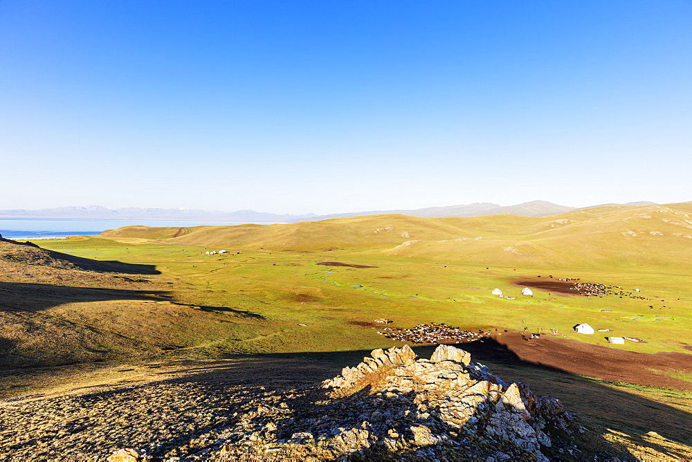 Yurt at Songkol Lake, Kyrgyzstan, Central Asia, Asia