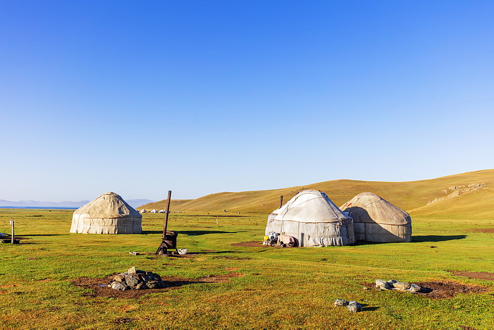 Yurt at Songkol Lake, Kyrgyzstan, Central Asia, Asia