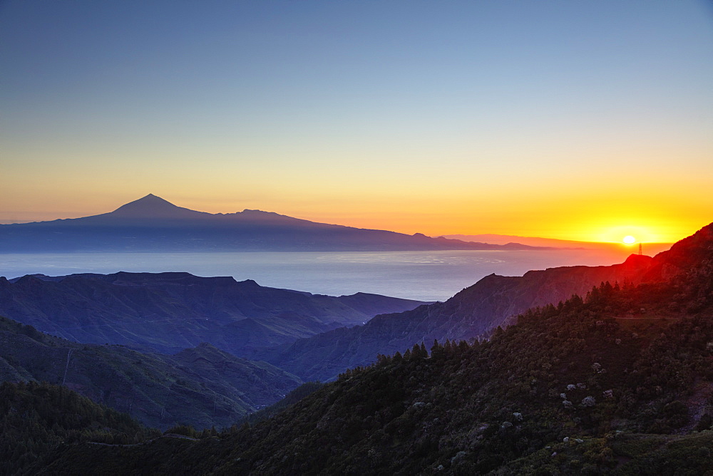 Garajonay National Park and Tenerife in the distance, Garajonay National Park, UNESCO World Heritage Site, La Gomera, Canary Islands, Spain, Atlantic, Europe