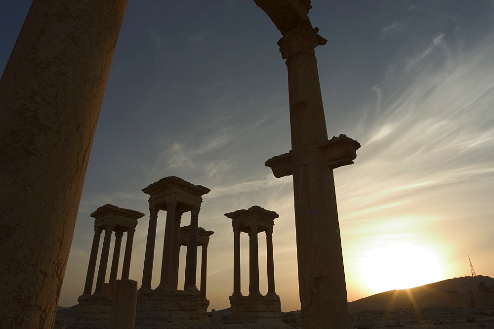 Sunset, archaelogical ruins, Palmyra, UNESCO World Heritage Site, Syria, Middle East