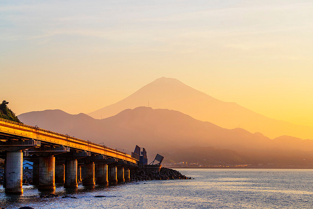 Mount Fuji, 3776m, Fuji-Hakone-Izu National Park, UNESCO World Heritage Site, Shizuoka Prefecture, Honshu, Japan, Asia