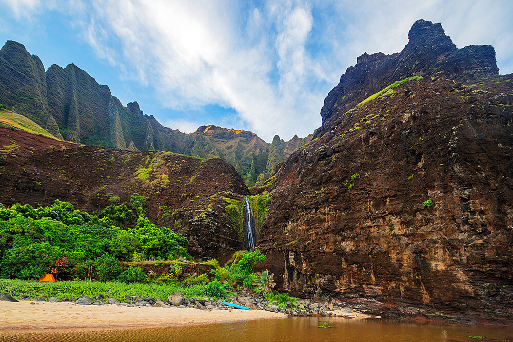 Pali sea cliffs on the Kalaulau trail, Napali Coast State Park, Kauai Island, Hawaii, United States of America, North America