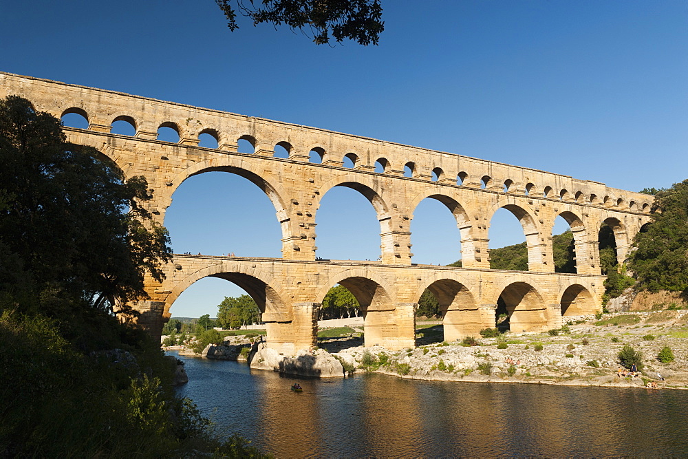 Pont du Guard, remains of Roman aqueduct dating from 1AD, UNESCO World Heritage Site, Vers-Pont-du-Guard, Provence, France, Europe