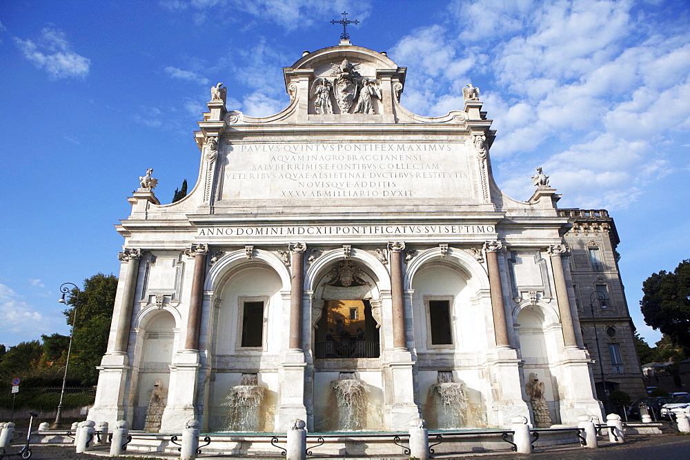 Fontana dell'Acqua Paola, Trajan aqueduct restored by Pope Paul V (Borghese) in the 16th century, Il Fontanone is the end basin of the aqueduct, Rome, Lazio, Italy, Europe