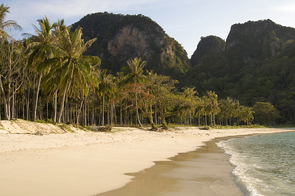 Lanah bay, Phi Phi Don Island, Thailand, Southeast Asia, Asia