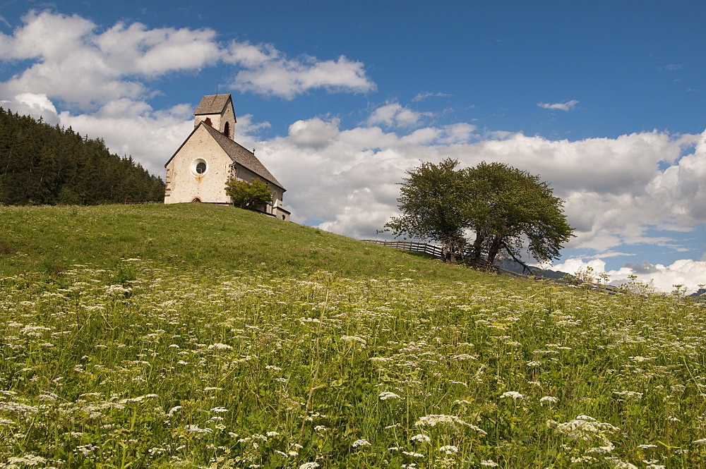 St. Jacob Church, Funes Valley (Villnoss), Dolomites, Trentino Alto Adige, South Tyrol, Italy, Europe