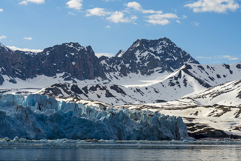 Kongsfjorden, Spitsbergen, Svalbard Islands, Norway.