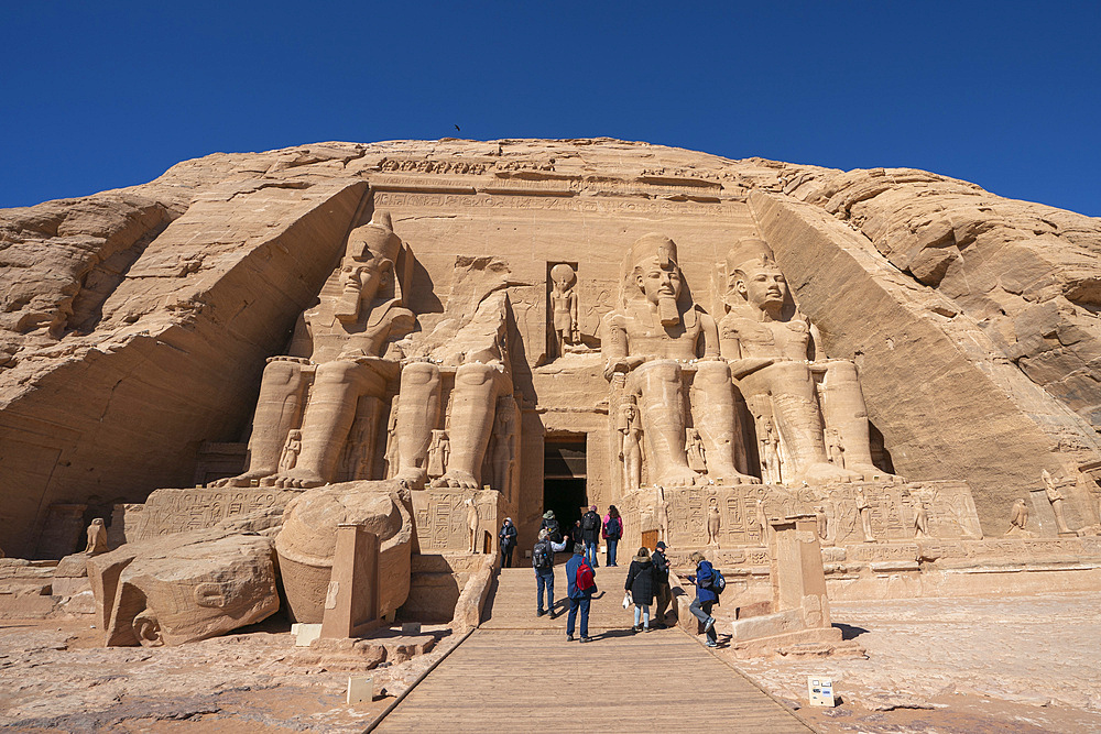 Colossal statues of King Ramses II, Abu Simbel, UNESCO World Heritage Site, Egypt, North Africa, Africa