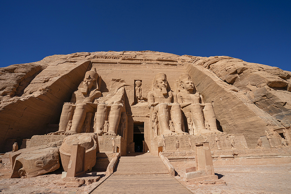 Colossal statues of King Ramses II, Abu Simbel, UNESCO World Heritage Site, Egypt, North Africa, Africa