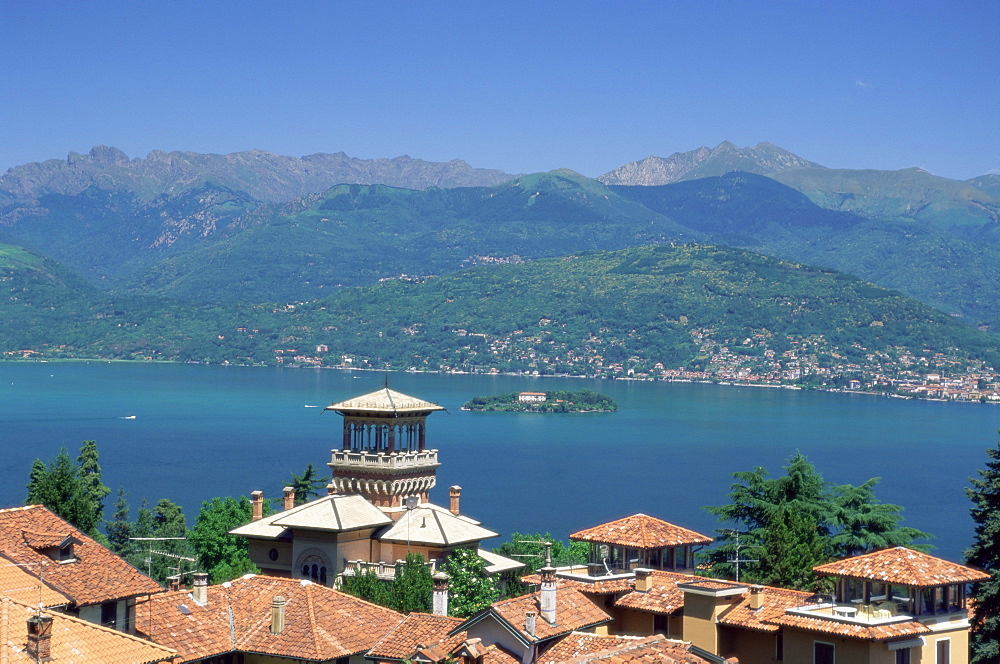 View from Stresa, Lake Maggiore, Italian Lakes, Piemonte (Piedmont), Italy, Europe