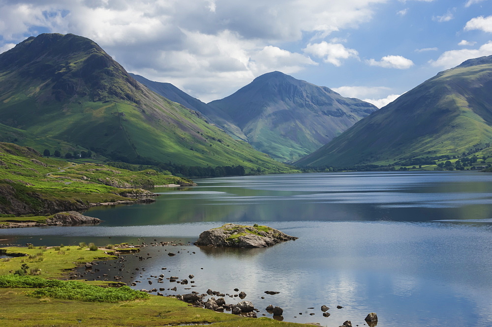 Great Gable, and Yewbarrow, Lake Wastwater, Wasdale, Lake District National Park, Cumbria, England, United Kingdom, Europe