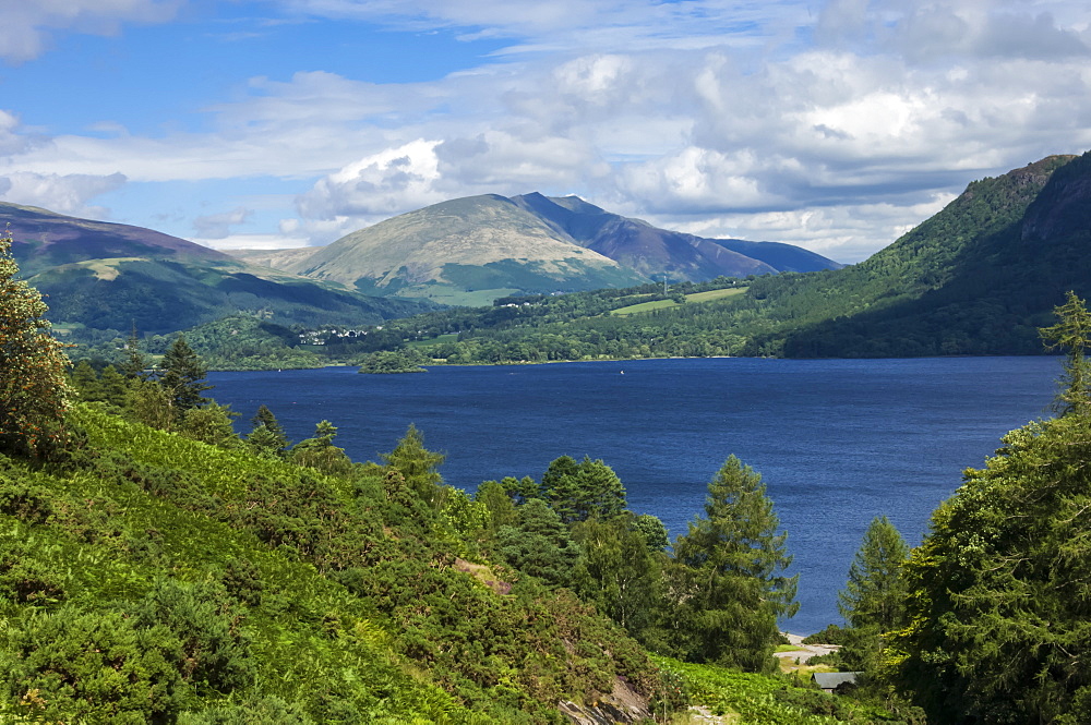 Derwentwater, and Saddleback (Blencathra), Keswick, Lake District National Park, Cumbria, England, United Kingdom, Europe