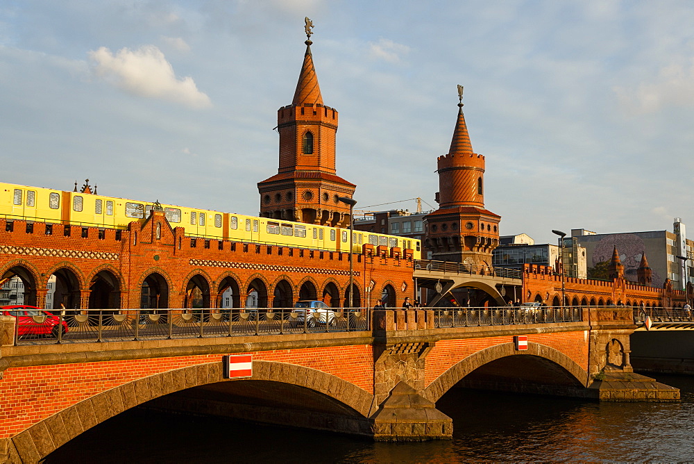 View over Oberbaum bridge (Oberbaumbrucke) Friedrichshain/Kreuzberg, Berlin, Germany, Europe