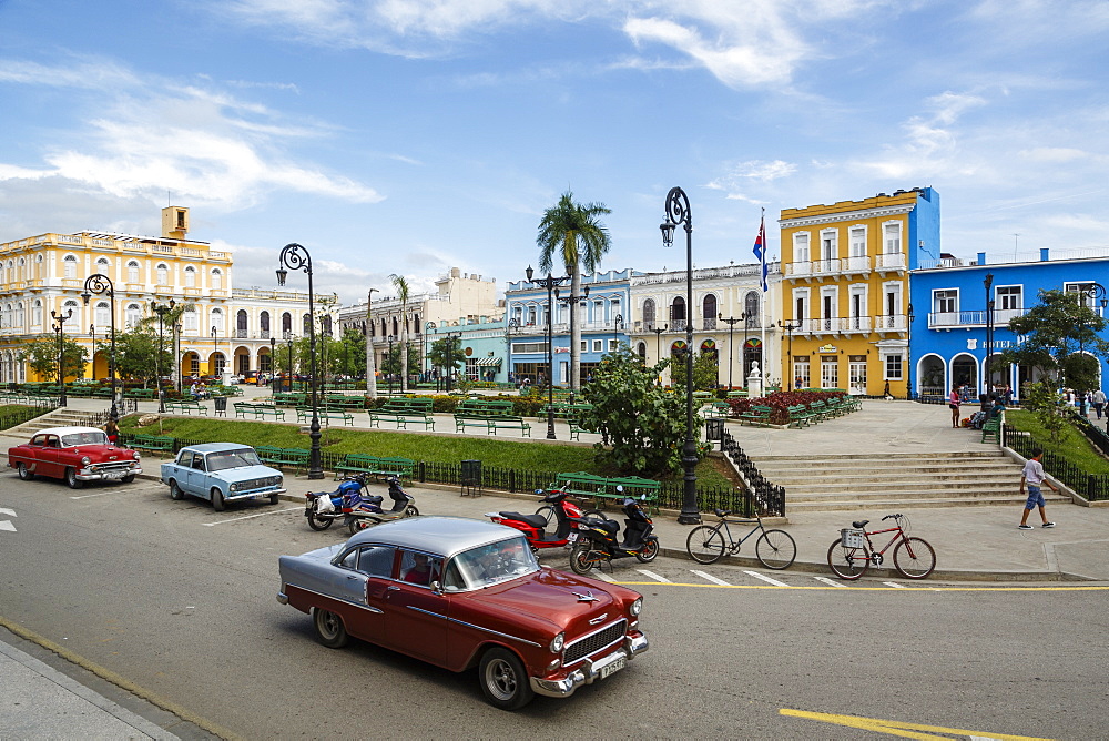 Parque Serafin Sanchez square, Sancti Spiritus, Cuba, West Indies, Caribbean, Central America