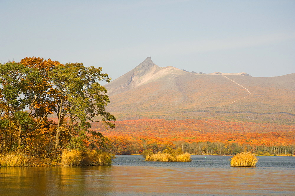 Lake Onuma and Mount Komaga-dake, Onuma Quasi-National Park, Hokkaido, Japan, Asia