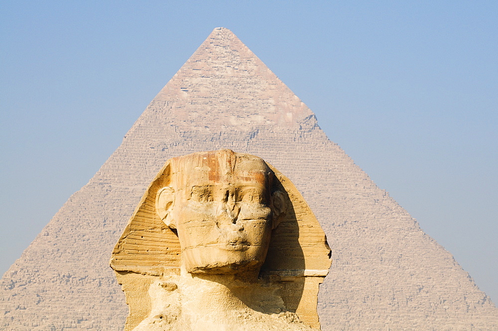 The Sphinx and the Pyramid of Khafre (Chephren), Giza, UNESCO World Heritage Site, near Cairo, Egypt, North Africa, Africa