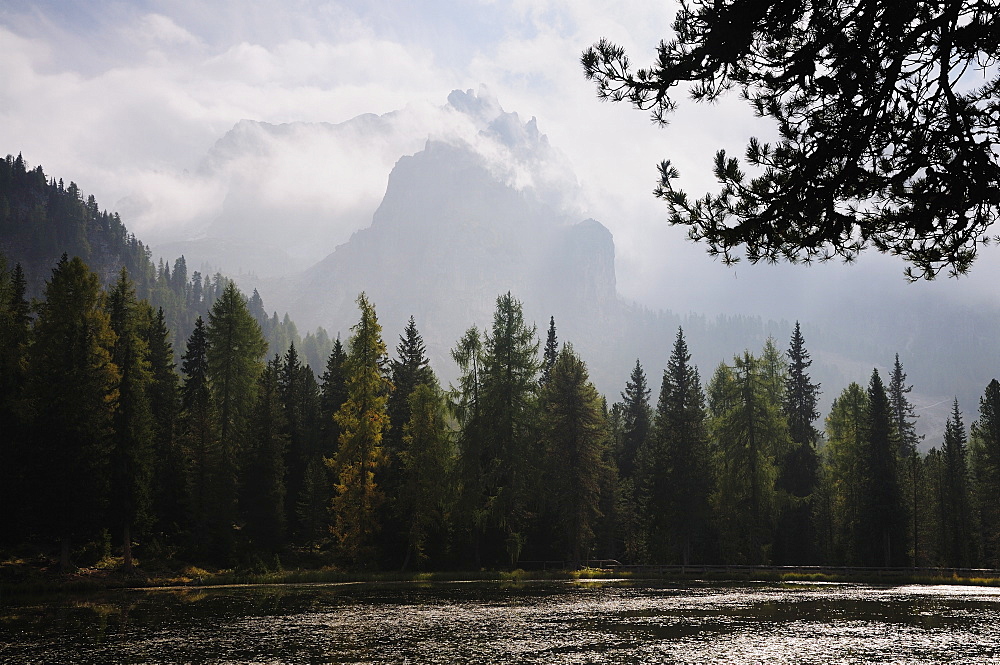 Lago Antorno and Cadini di Misurina, Dolomites, Suedtirol, Italy, Europe