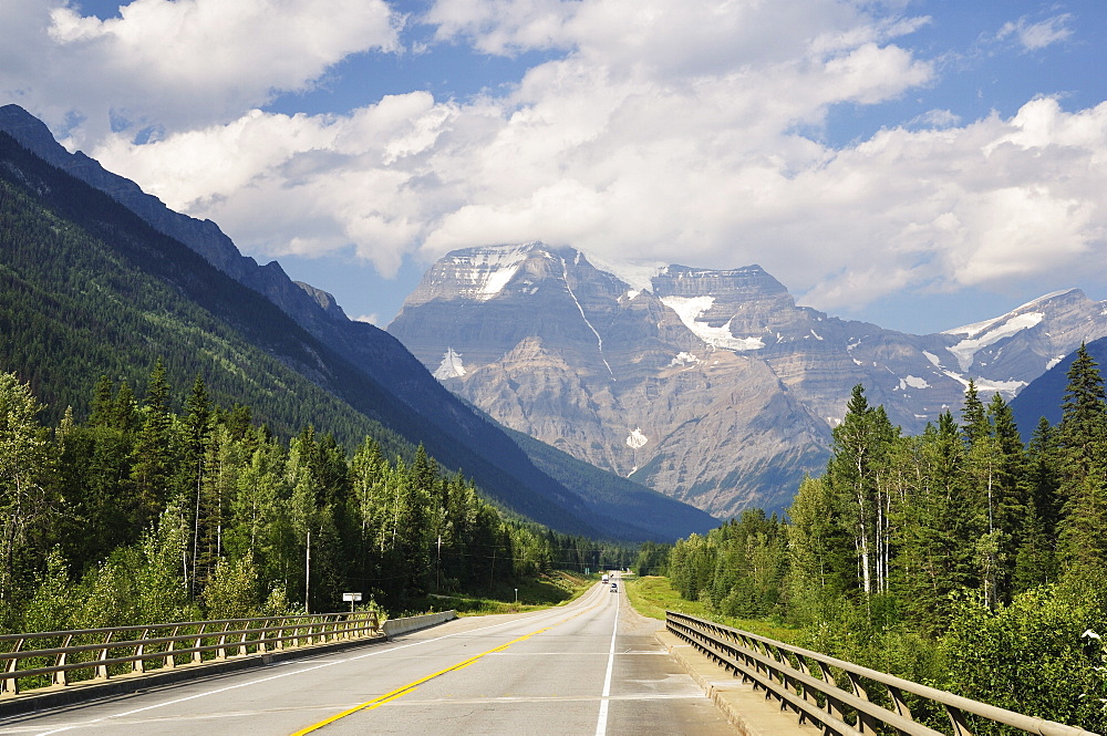 Mount Robson, Mount Robson Provincial Park, British Columbia, Canada, North America