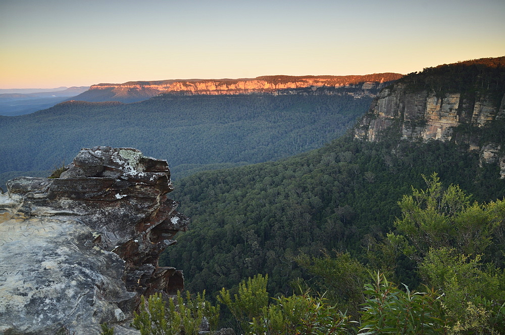 Mount Solitary and Jamison Valley, Blue Mountains, Blue Mountains National Park, UNESCO World Heritage Site, New South Wales, Australia, Pacific