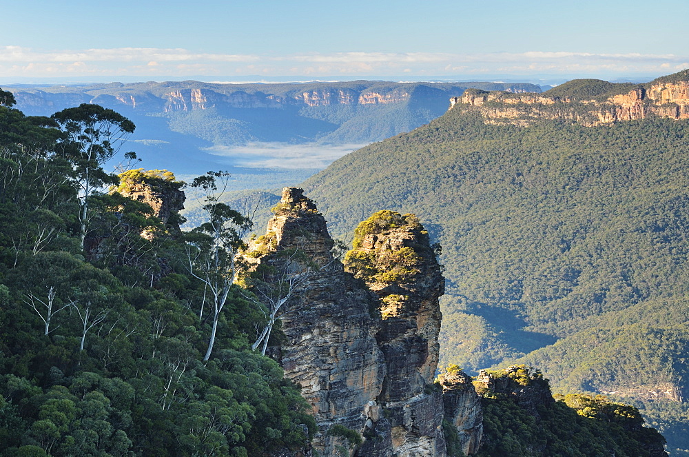 The Three Sisters and Jamison Valley, Blue Mountains, Blue Mountains National Park, UNESCO World Heritage Site, New South Wales, Australia, Pacific