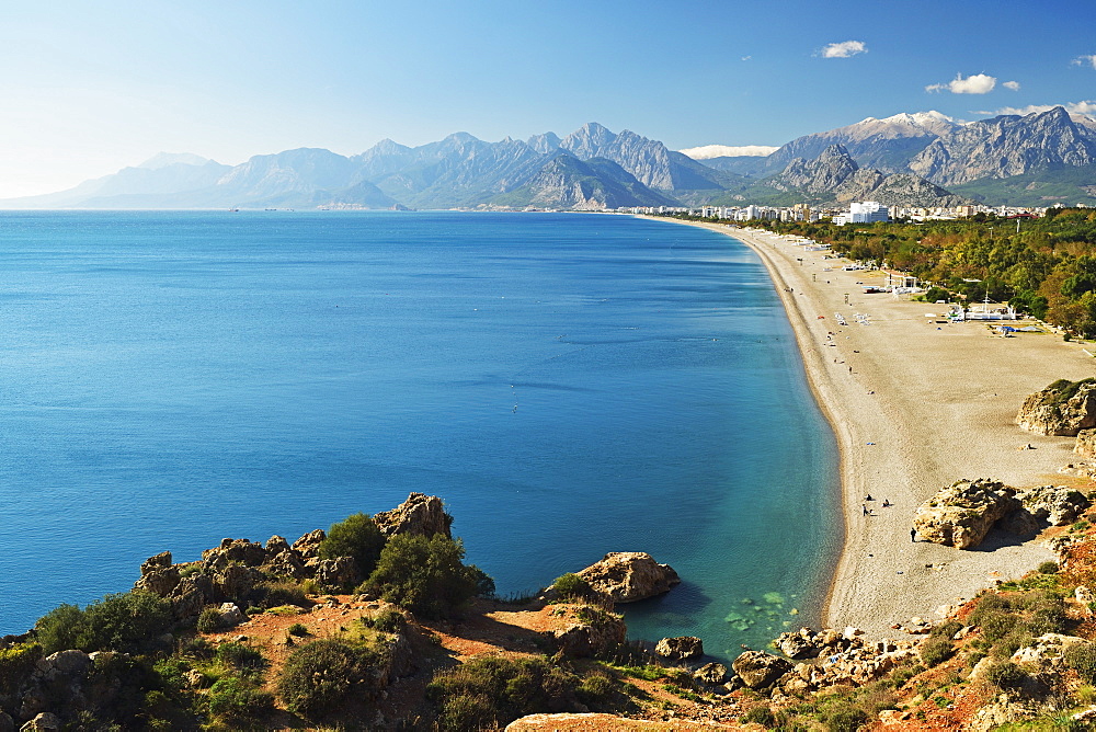 Konyaalti beach, Antalya, Taurus Mountains and Mediterranean Sea, Antalya Province, Anatolia, Turkey, Asia Minor, Eurasia