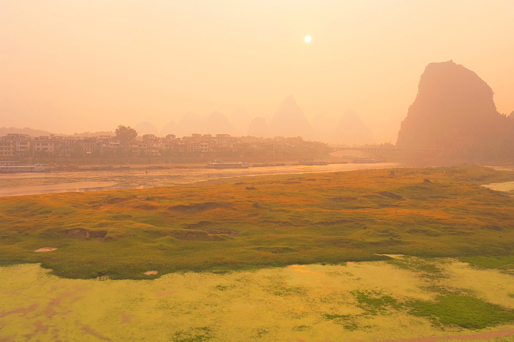 Li Jiang (Li River), Yangshuo, Guangxi Province, China, Asia