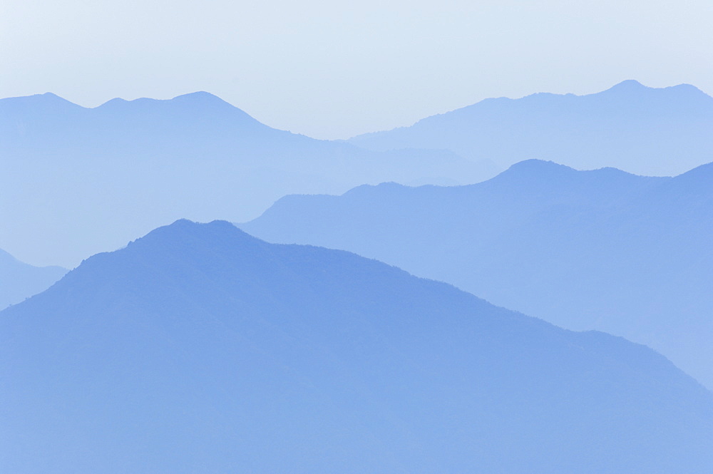 Haze, Jade Screen scenic area, Huang Shan (Yellow Mountain), UNESCO World Heritage Site, Anhui Province, China, Asia