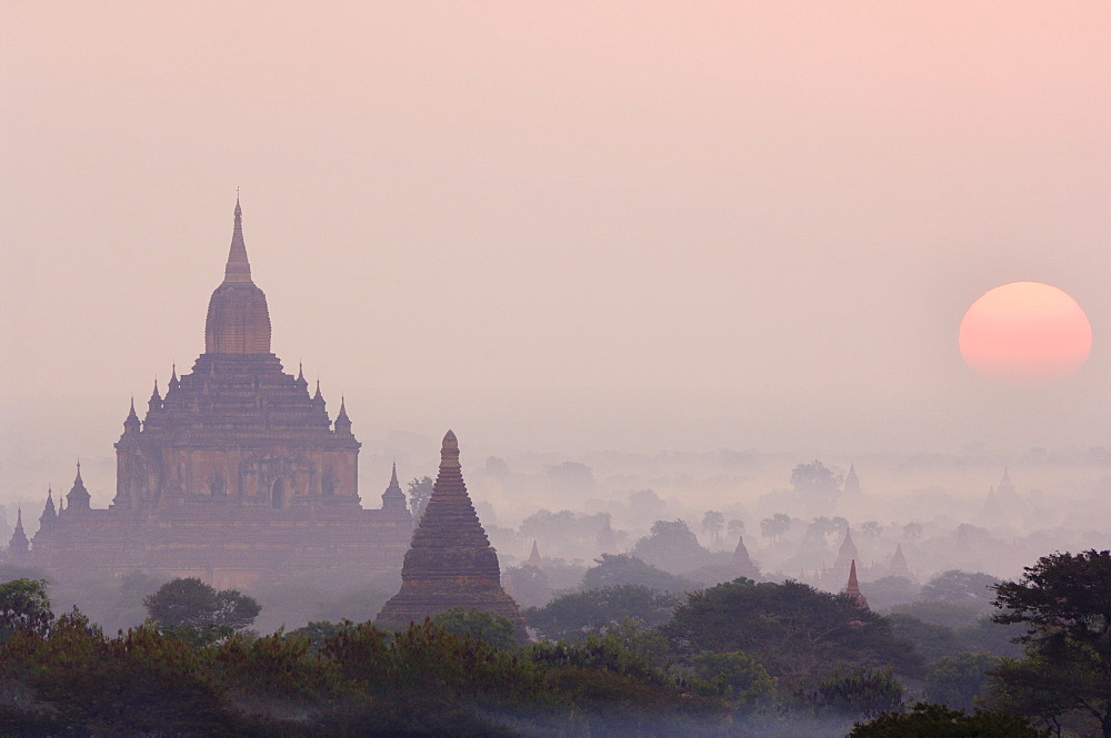 Sunrise, Bagan (Pagan), Myanmar (Burma), Asia