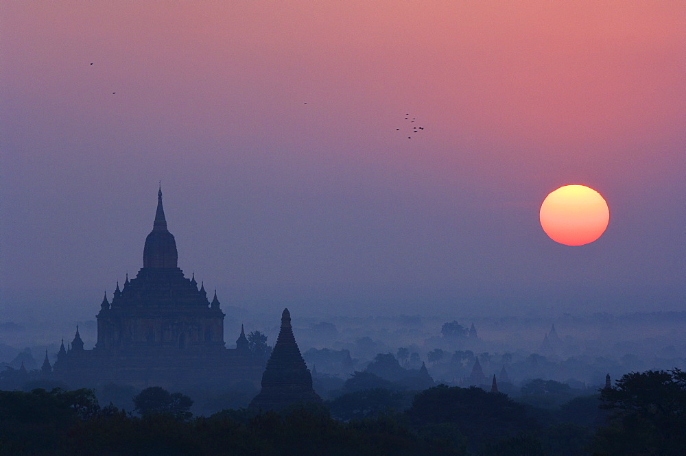 Sunrise, Bagan (Pagan), Myanmar (Burma), Asia