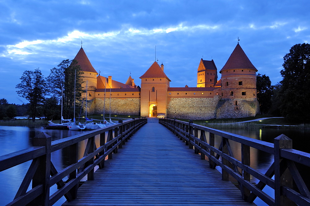 Trakai Castle illuminated at night, Trakai, near Vilnius, Lithuania, Baltic States, Europe