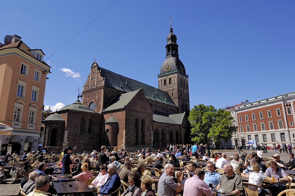 Street cafe, Doma Square, Riga, Latvia, Baltic States, Europe