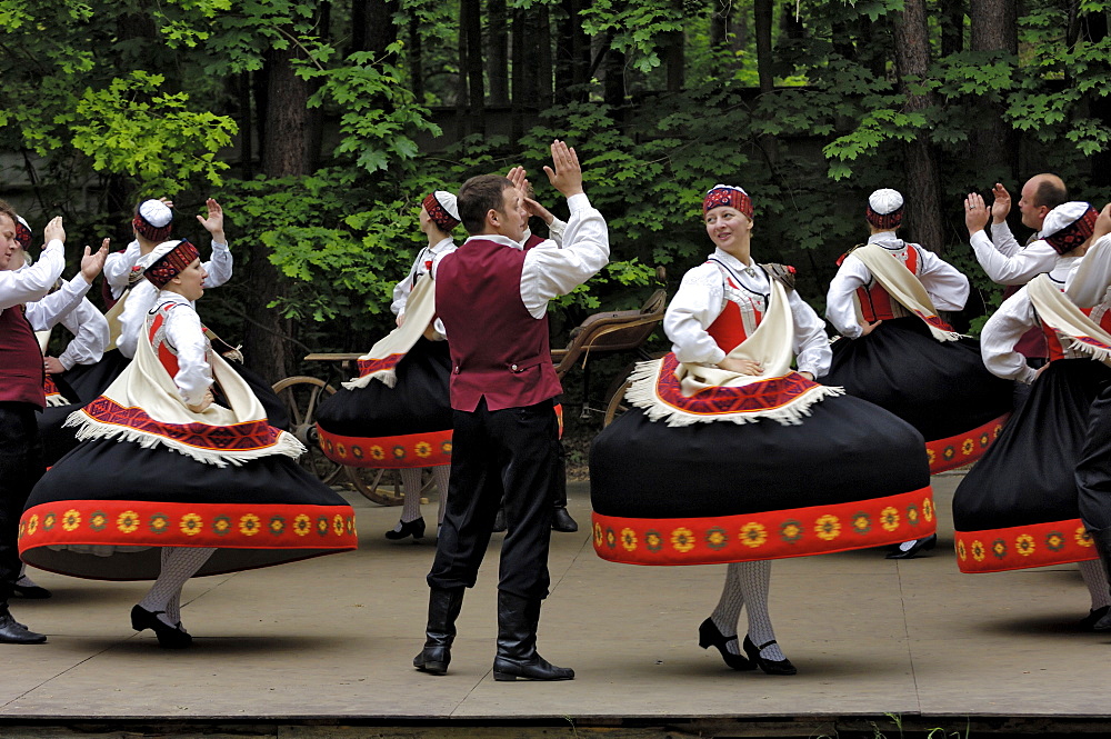 Traditional Latvian folk dancing, performed at the Latvian Open Air Ethnographic Museum (Latvijas etnografiskais brivdabas muzejs), near Riga, Latvia, Baltic States, Europe