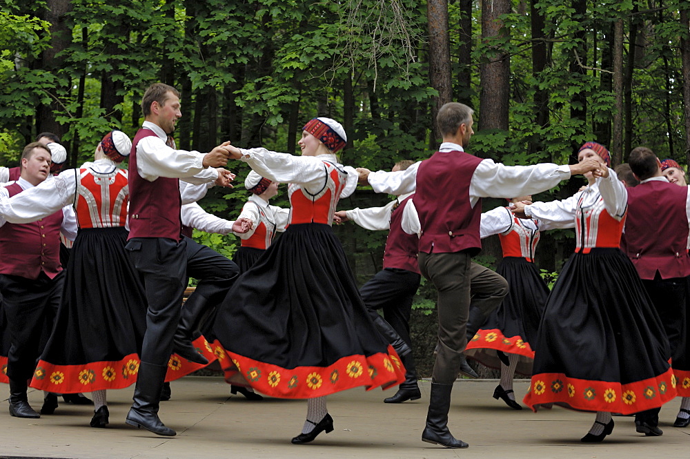 Traditional Latvian folk dancing, performed at the Latvian Open Air Ethnographic Museum (Latvijas etnografiskais brivdabas muzejs), near Riga, Latvia, Baltic States, Europe